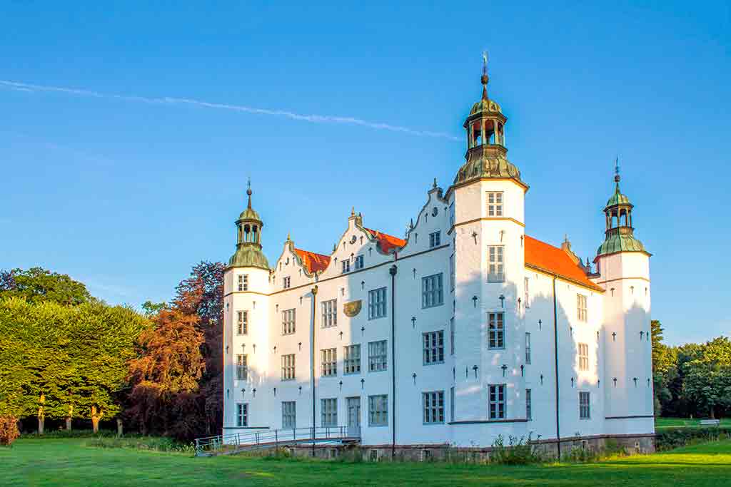 Castles in Germany Ahrensburg-Castle