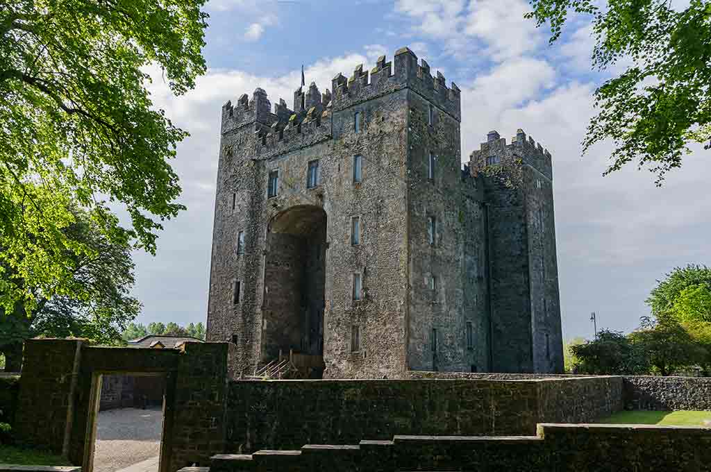Best Castles in Ireland Bunratty-Castle