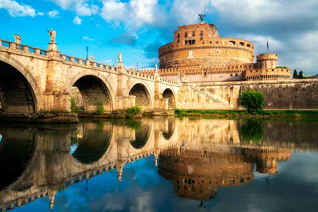 Castles in Italy Castel-Sant’Angelo