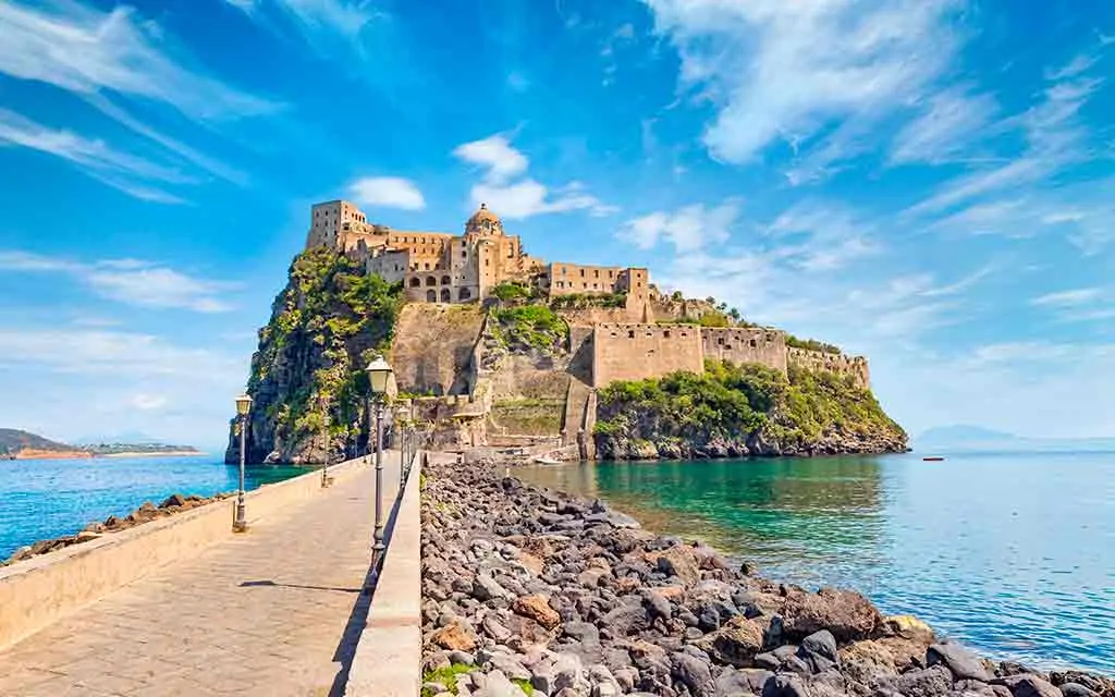 Castles in Italy Castello-Aragonese