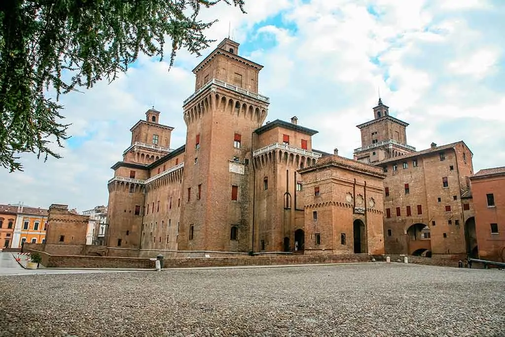 Best Castles in Italy Castello-Estense