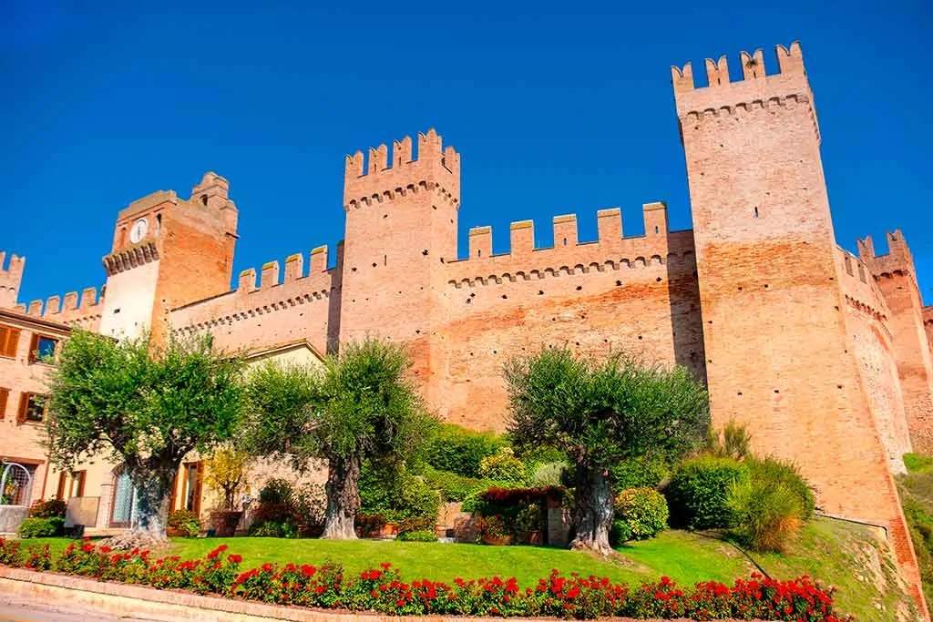 Best Castles in Italy Castello-di-Gradara