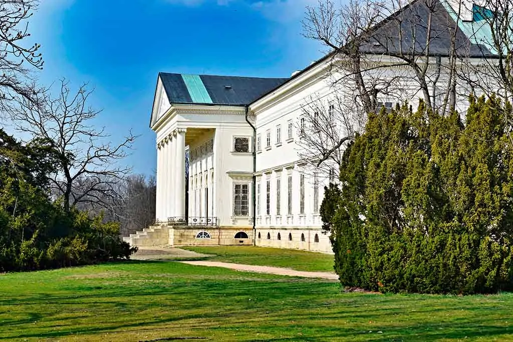 Famous Castles in Czech Chateau Kacina