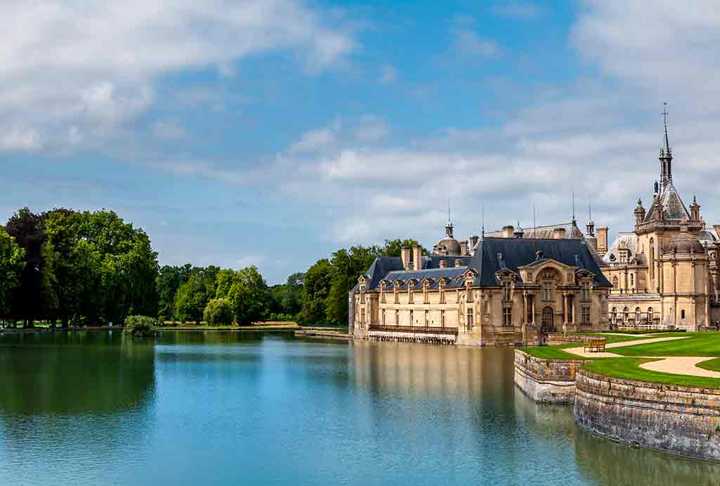 Castles in France Chateau de' Chantilly