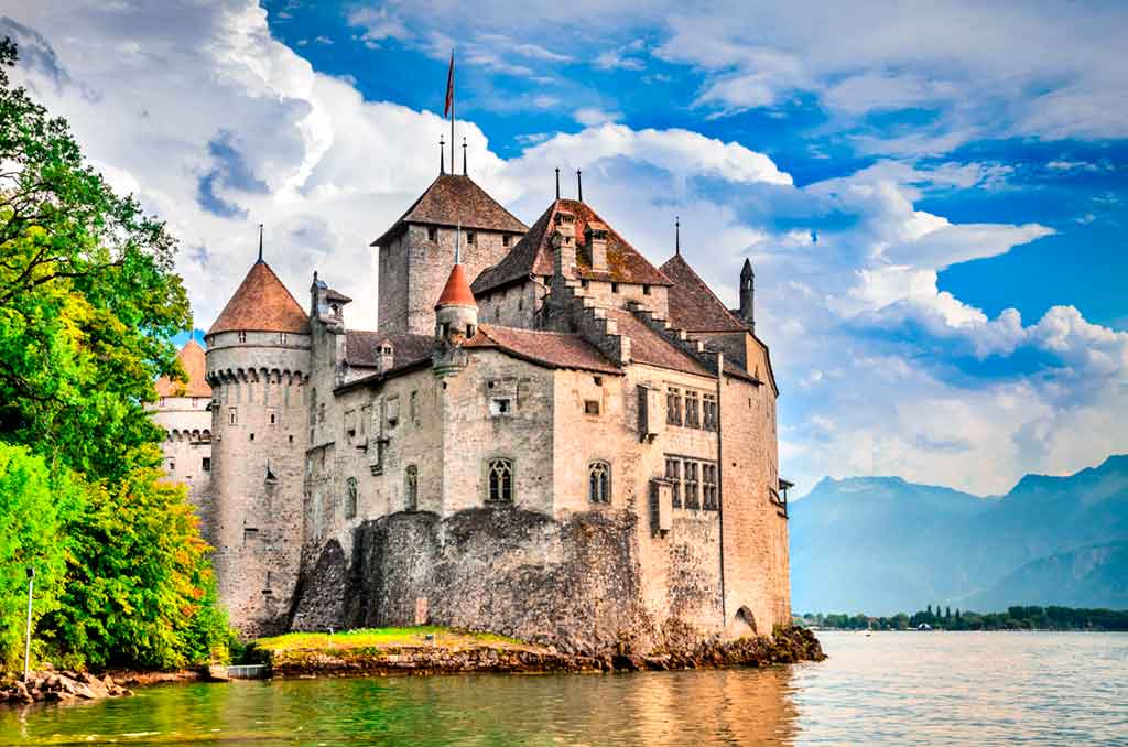 Famous Medieval Castles Château-de-Chillon