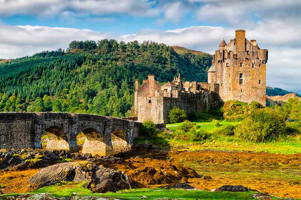 Castles in Scotland EILEAN-DONAN-CASTLE