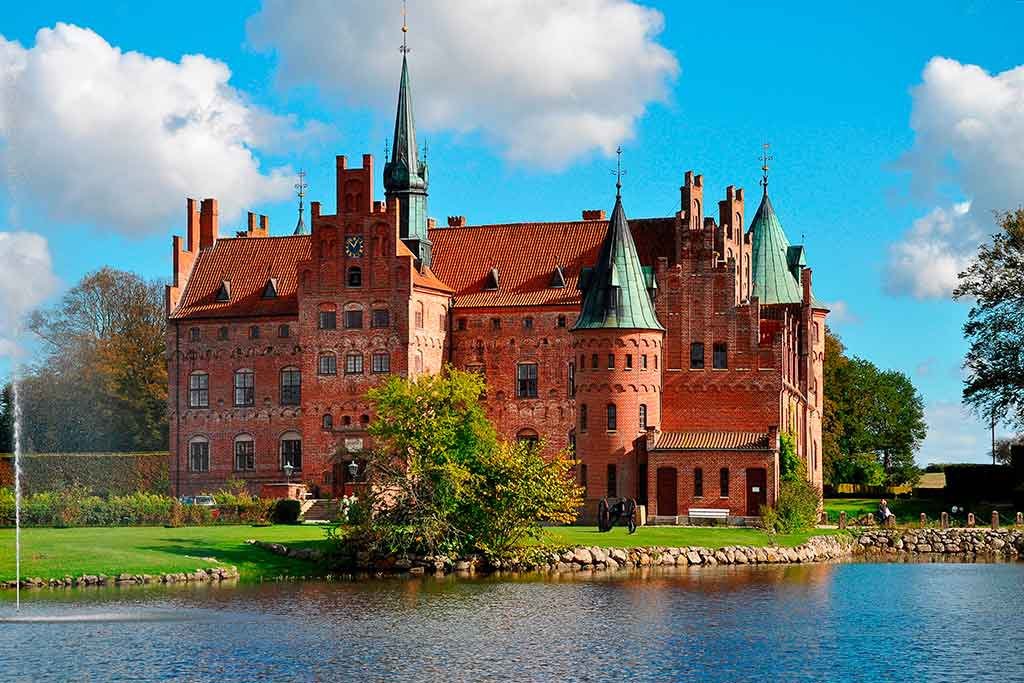 Castles in Denmark Egeskov Castle