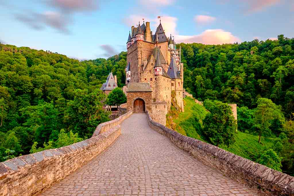 Castles in Germany Eltz-Castle