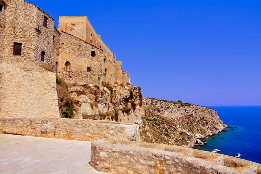 Best Castles in Italy Fortress-of-San-Nicola-Island