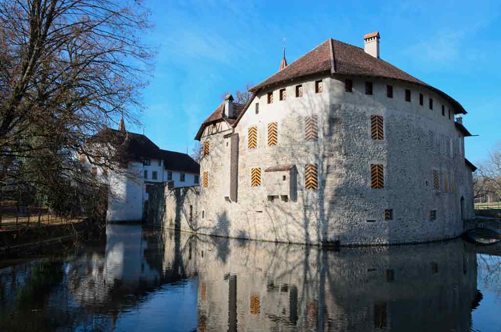Castles in Switzerland Hallwyl-Castle