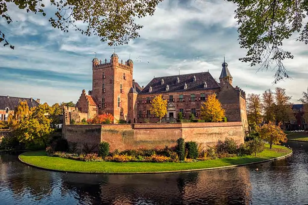 Castles in Netherlands Huis-Bergh