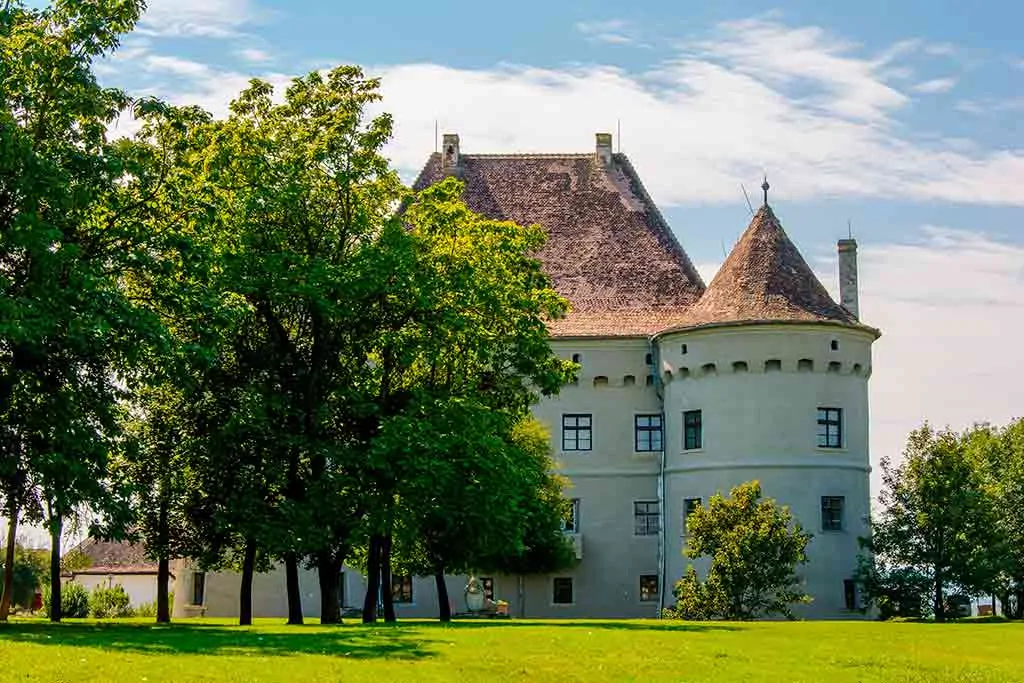 Romanian Castles Jidvei-(Bethlen-Haller)-Castle