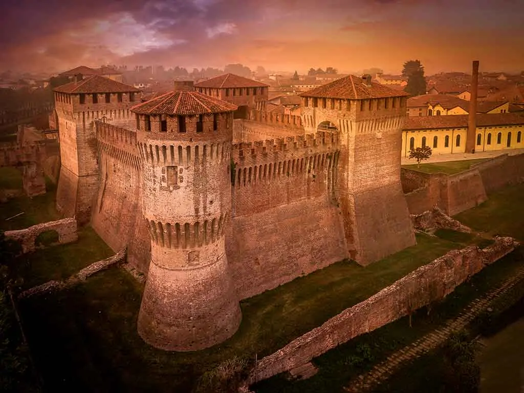 Best Castles in Italy Lombardia-Castello-di-Soncino