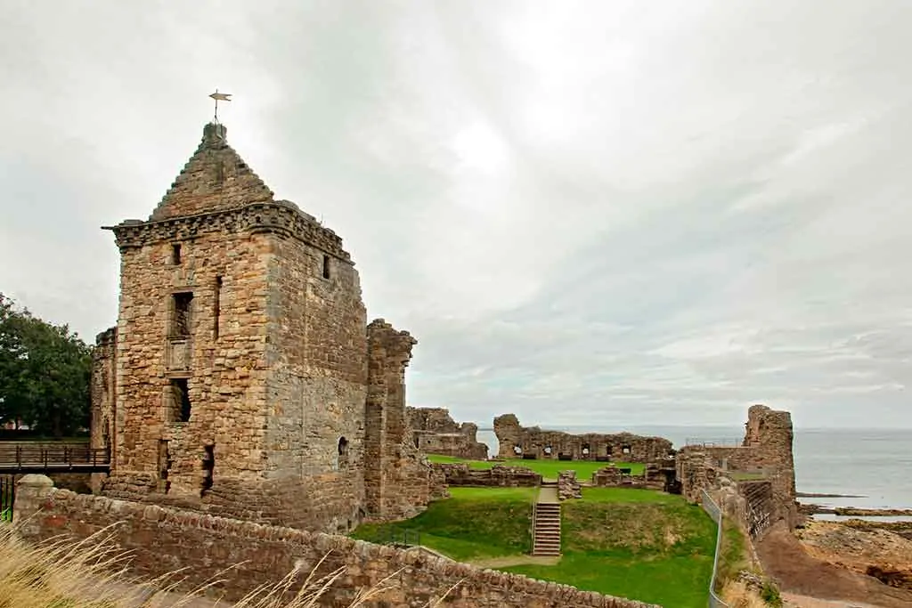 Best Scottish Castles ST-ANDREWS-CASTLE