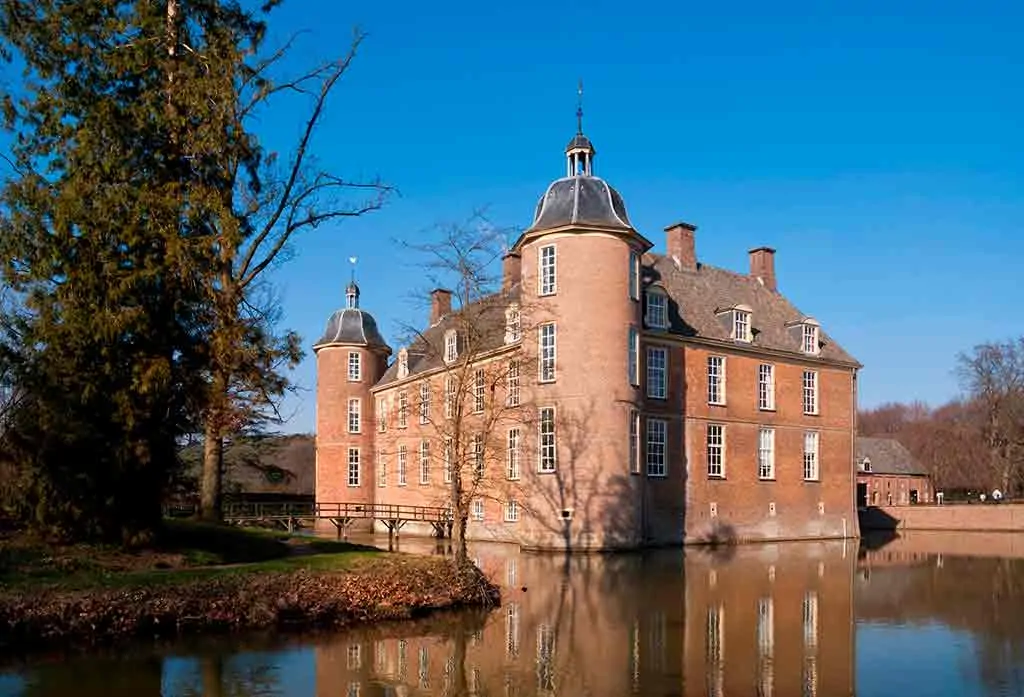 Famous Castles in Netherlands Slangenburg-Castle