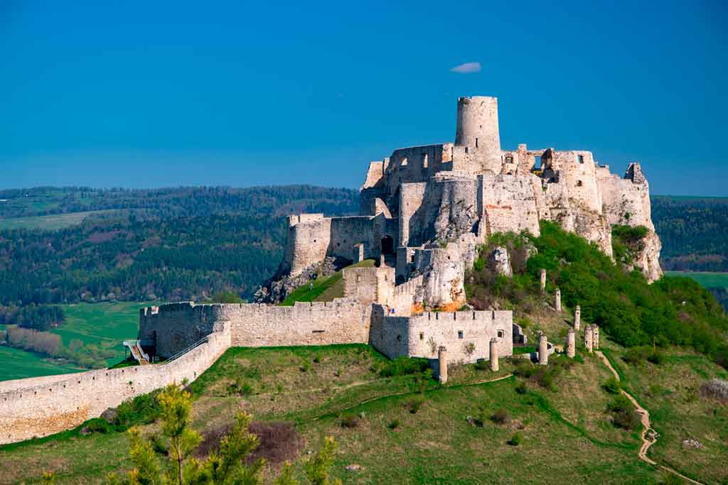 Famous Medieval Castles Spišský-Hrad