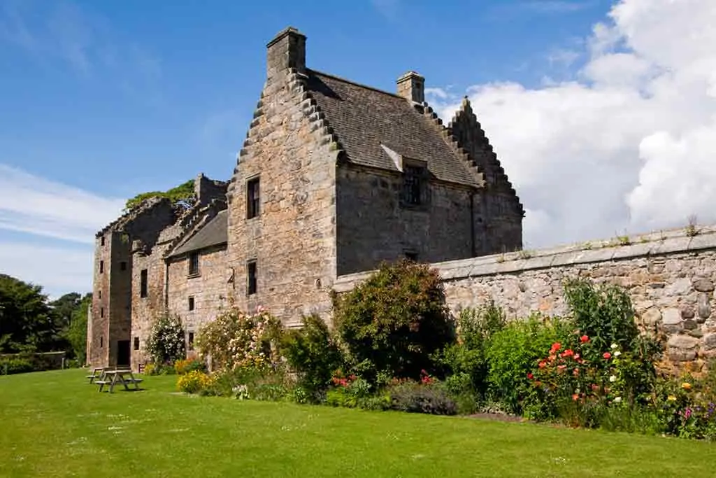 Best Edinburgh Castles-Aberdour-Castle