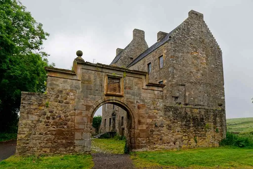 Famous Castles in Edinburgh-Midhope-Castle