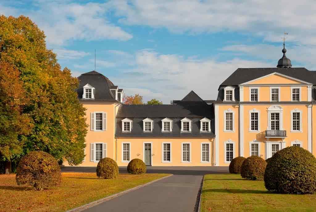 Best castles near Frankfurt-Castle-Oranienstein