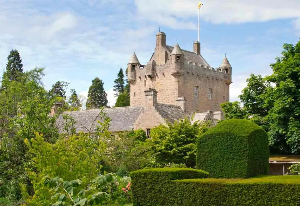 Castles in Highlands-Cawdor-Castle-and-Gardens