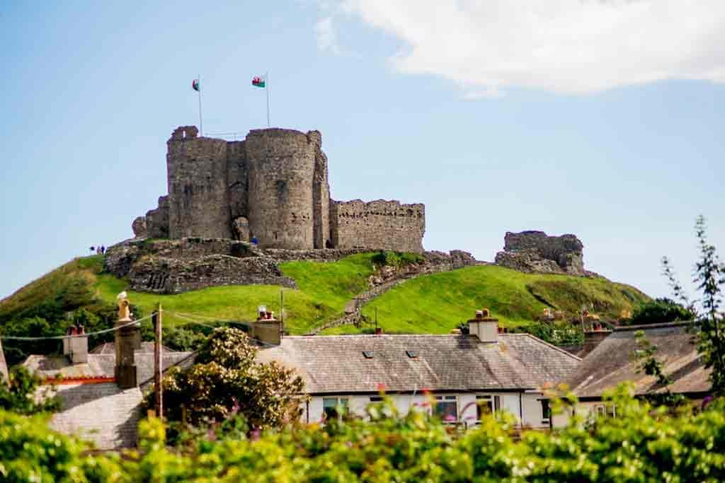 Castles in Northern Wales-Criccieth-Castle_-Castell-Cricieth