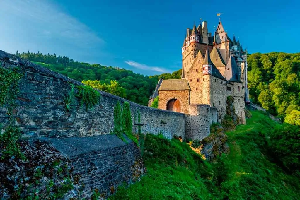 Best castles near Frankfurt-Eltz-Castle