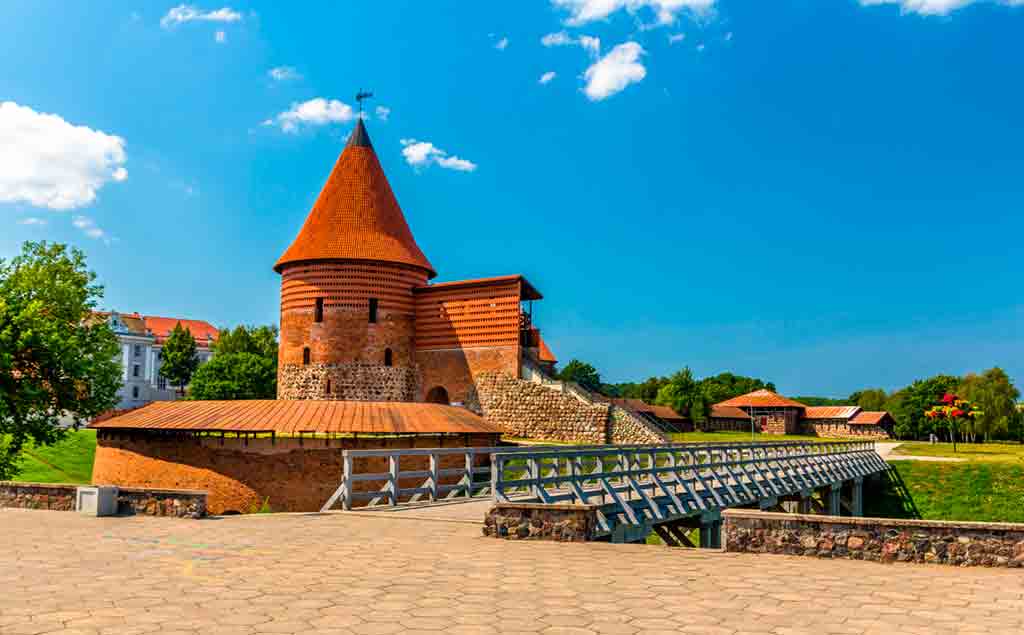 Best Castles In Lithuania - Historic European Castles