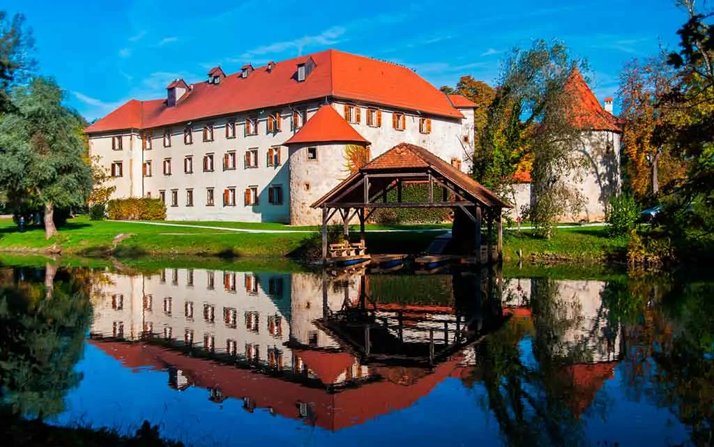 Famous Castles in Slovenia-Otocec-Castle