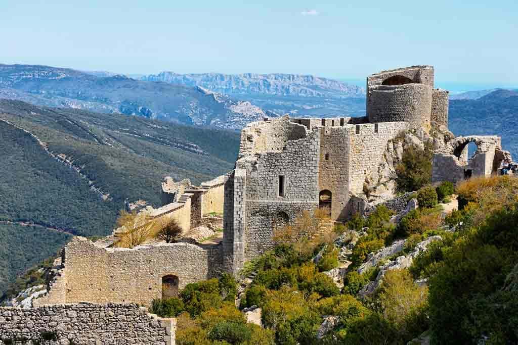 Famous Castles in Southern France-Château-de-Peyrepertuse