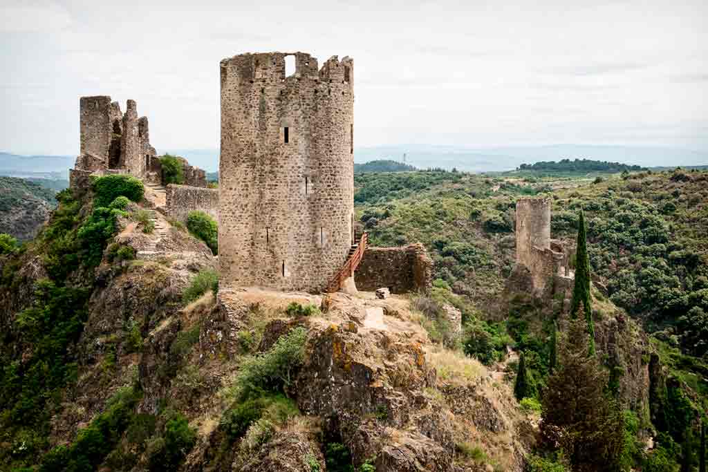 Southern French Castles-Les-Quatre-Châteaux-de-Lastours