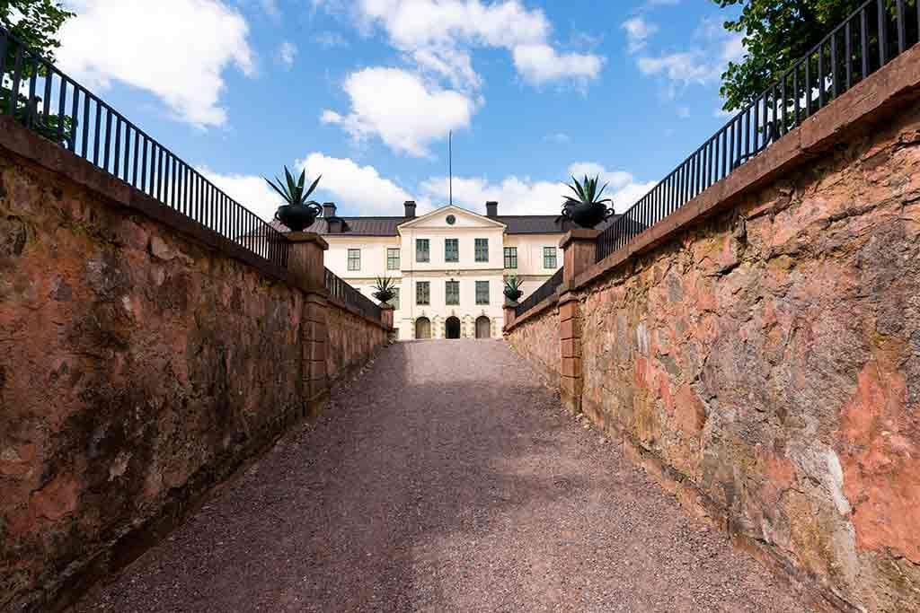 Swiss Castles-Lofstad-castle