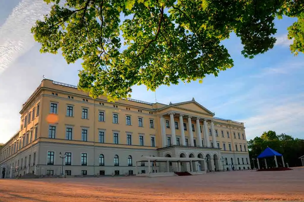 Castles in Norway-Royal-Palace-of-Oslo
