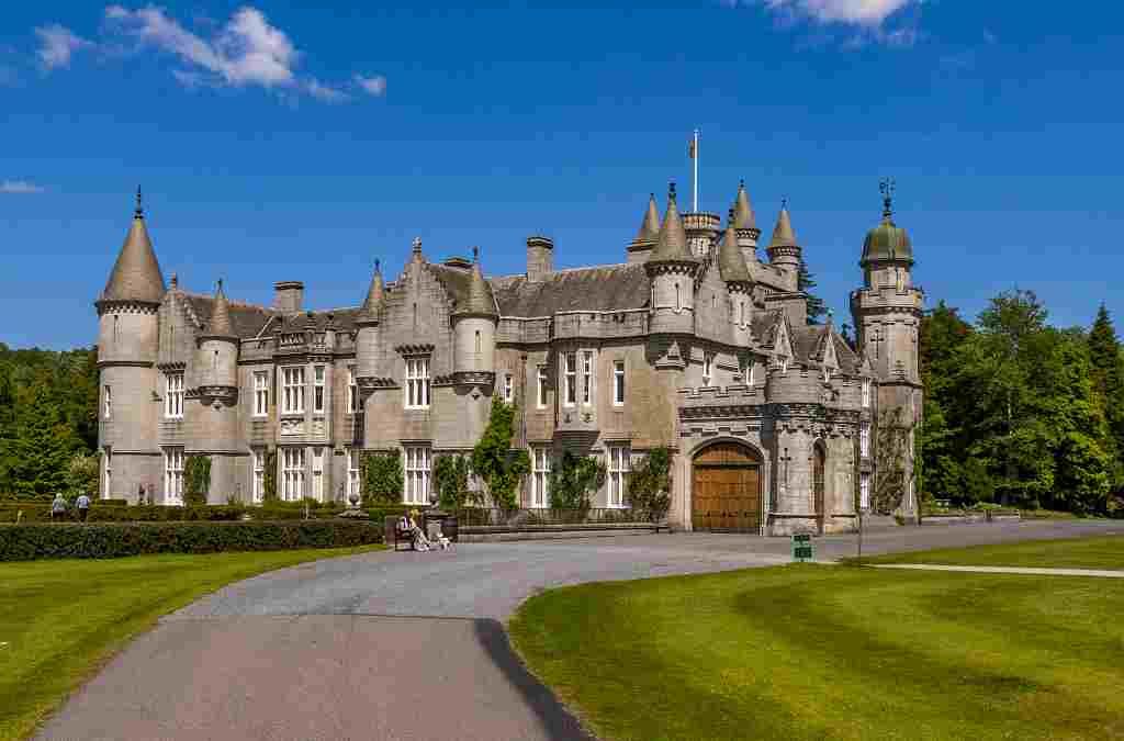 Best Castles near Aberdeen - Historic European Castles