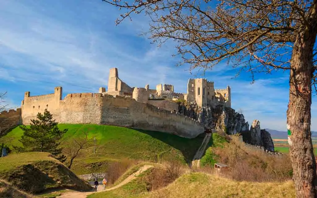 Famous Castles in Slovakia-Beckov-Castle