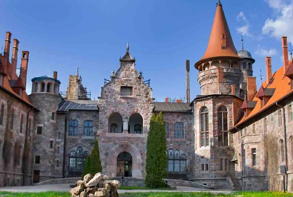 Best castles in Latvia-Cesvaines-Castle-