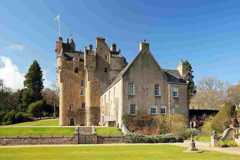 Best Castles near Aberdeen - Historic European Castles