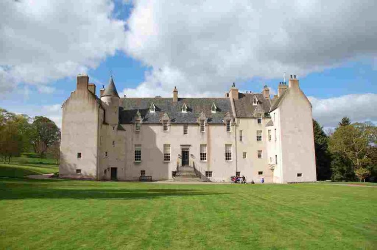 Best Castles near Aberdeen - Historic European Castles