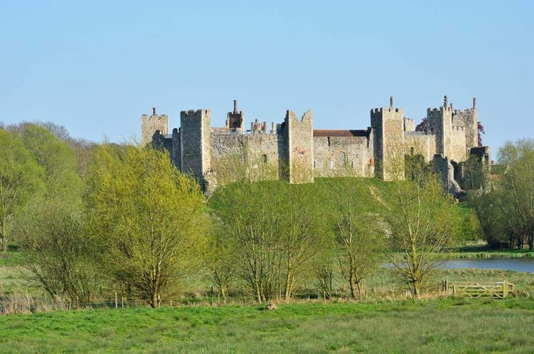 Castle Curtain Walls - Historic European Castles