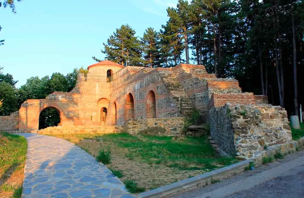 Best castles in Bulgaria-Hisarlaka-Castle