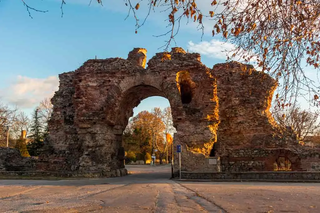 Bulgarian Castles-Hisarya-city-walls