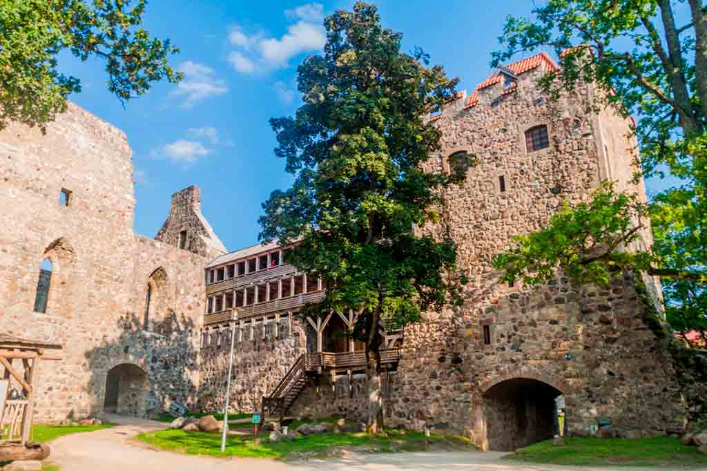 Best castles in Latvia-Sigulda-Castle