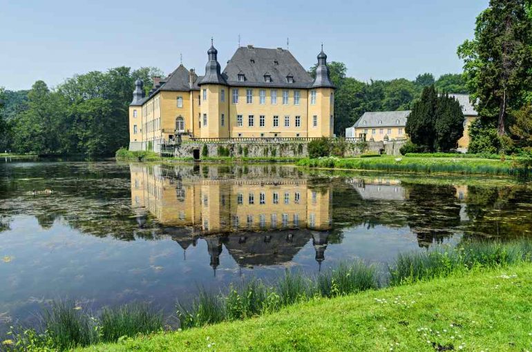 Best Castles Near Dusseldorf Historic European Castles