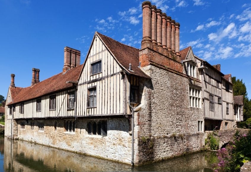 Medieval Manor Houses Historic European Castles   Ightham Mote In Kent England Min 847x580 