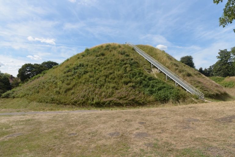 Motte and Bailey Castles - Hisroric European Castles