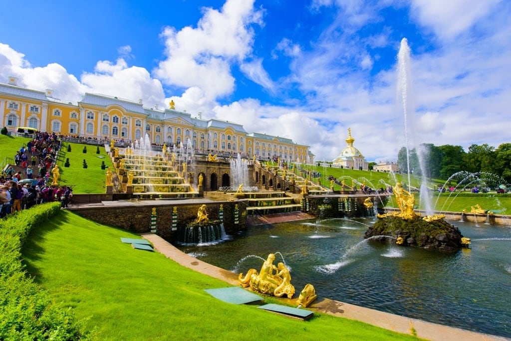 Peterhof Palace At St.Petersburg Min 