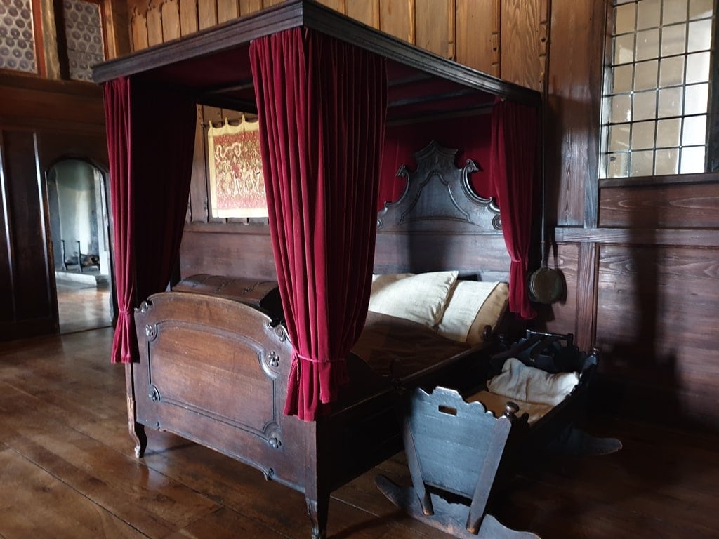 Marksburg Castle bedroom
